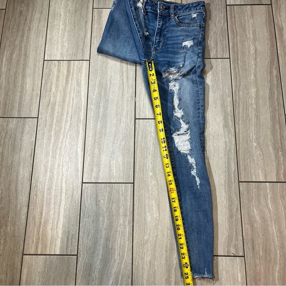 American Eagle Super High Rise Jeggings Distressed Dark Wash Size 2 Stretch - Picture 9 of 9